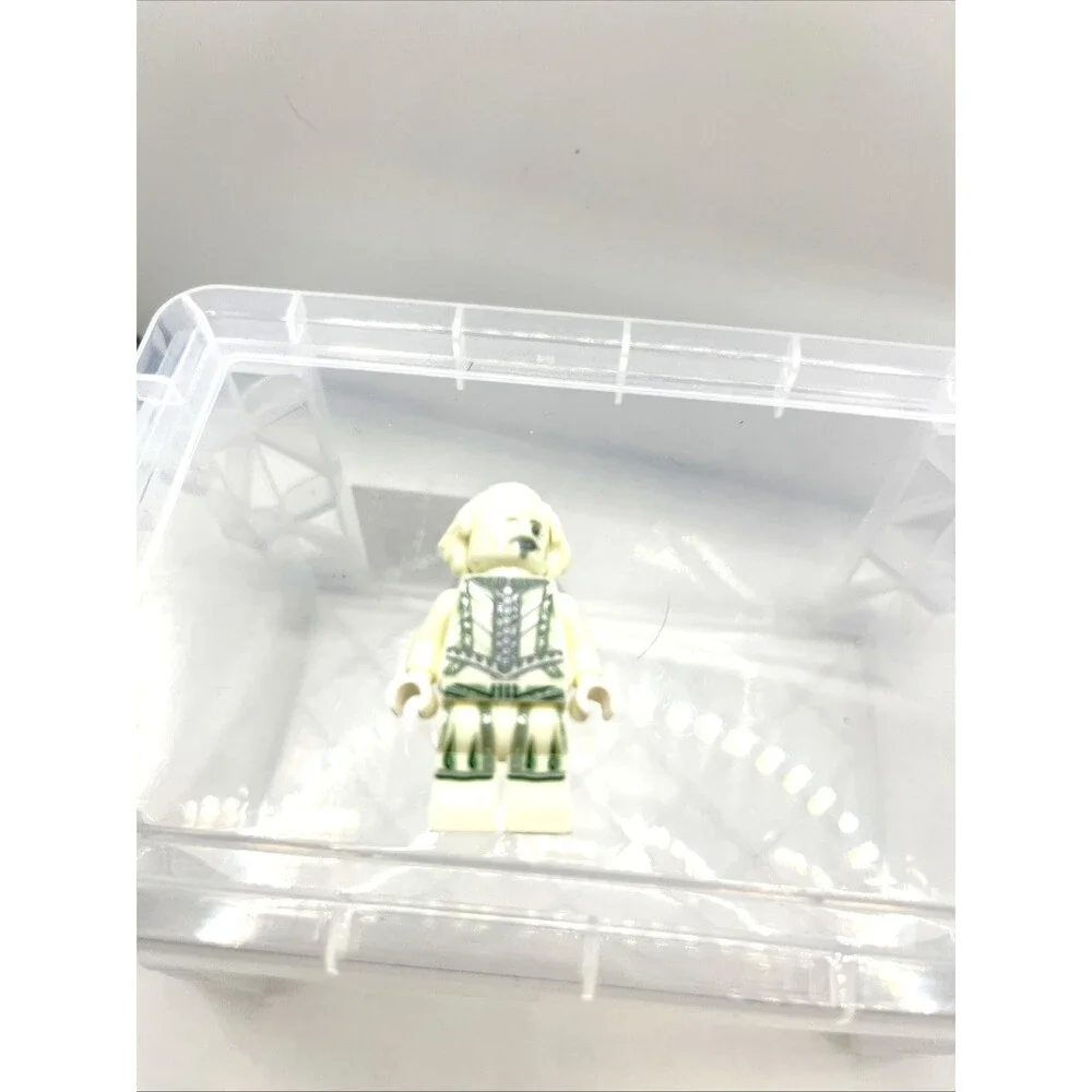 Nearly Headless Nick LEGO Minifigure from 76389 - Chamber Of Secrets Glow Dark